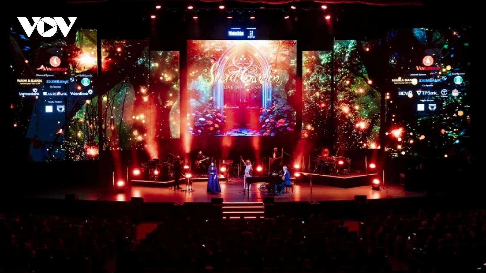 Secret Garden captivates 4,000 Vietnamese fans in “musical wonderland”